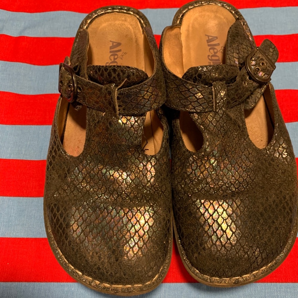 Women’s Alegria clogs 9